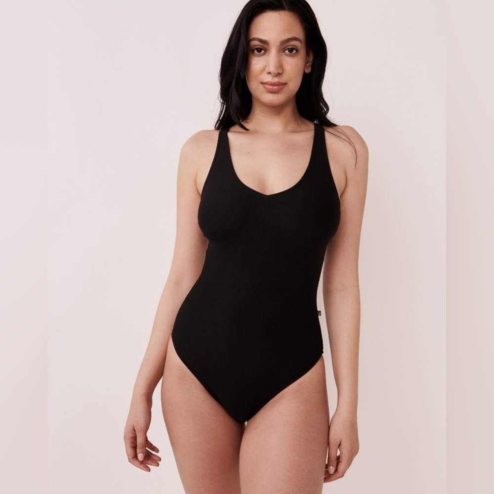 LA VIE EN ROSE Sz L Aquarose Racerback With O-Ring Ribbed One Piece Swimsuit NEW